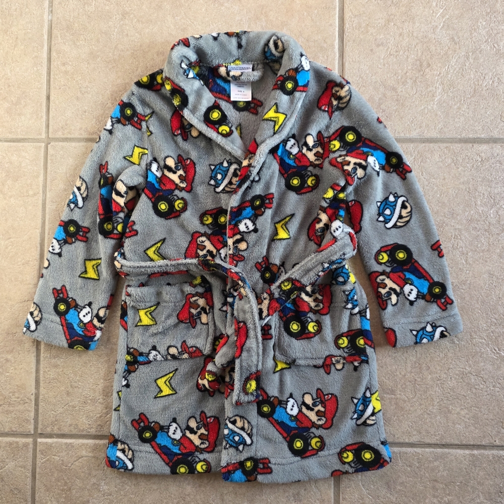 Super Mario Kart Boy's Gray Plush Fleece Bathrobe, Robe Size 6